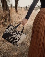 Load image into Gallery viewer, TOTE BAG MINI COW NEGRO
