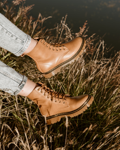 Load image into Gallery viewer, Combat Boots Miel