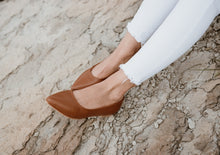 Load image into Gallery viewer, FLATS CHEDRON