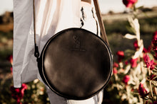 Load image into Gallery viewer, Crossbody Circular Negro