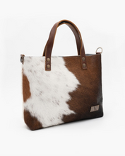 Cargar imagen en el visor de la galería, TOTE BAG MINI COW CAFÉ