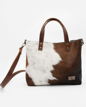 Cargar imagen en el visor de la galería, TOTE BAG MINI COW CAFÉ